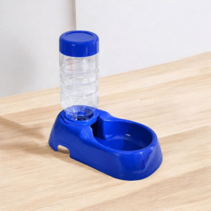 7004 Bebedero con Botella  (20x11x21) 500ml