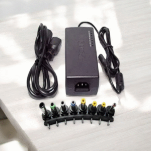 7892 Cargador PC Universal en Blister