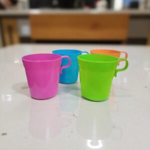 2718 Set 4 Tazas de Plástico
