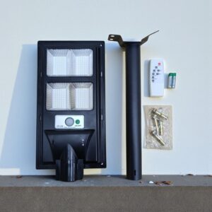 7841 - Foco Street Solar 4H LED con sensor Incluye Brazo