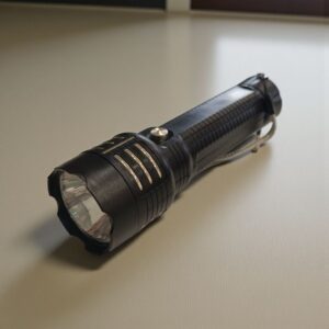 3424 Linterna led recargable KM-210 de 16cm