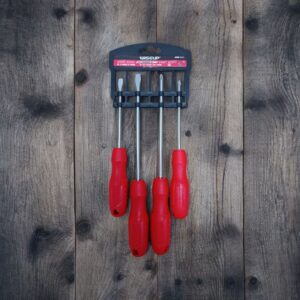 4524 Set de 4 Destornilladores Línea Roja WISEUP