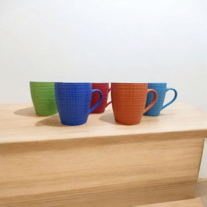 4072 Taza de ceramica labrada bicolor 7.5 x 9 cm alto