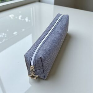 3951 Cartuchera colores lisa 20x5x6cm