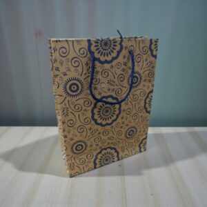 3709 Bolsa para regalo cartón estamp. 24,5x18,5cm (Vta mínima 12unid) (colores surtidos)