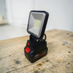 8139 Foco Camping Cuadrado LED Recargable con Cargador
