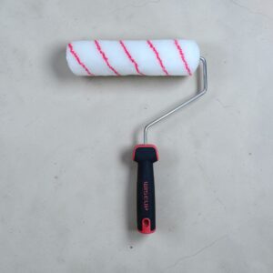 4576 Rodillo PRO 9" Pelo Blanco Corderito Sintético Mang. GOMA - WISEUP