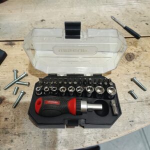 4564 Set de Destornilladores y Dados en caja WISEUP