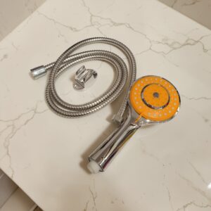 7427 Kit de Ducha Naranja Mecánica en Blister