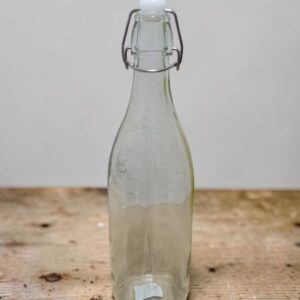 2984 Botella de vidrio 1 lt, tapón mecánico.